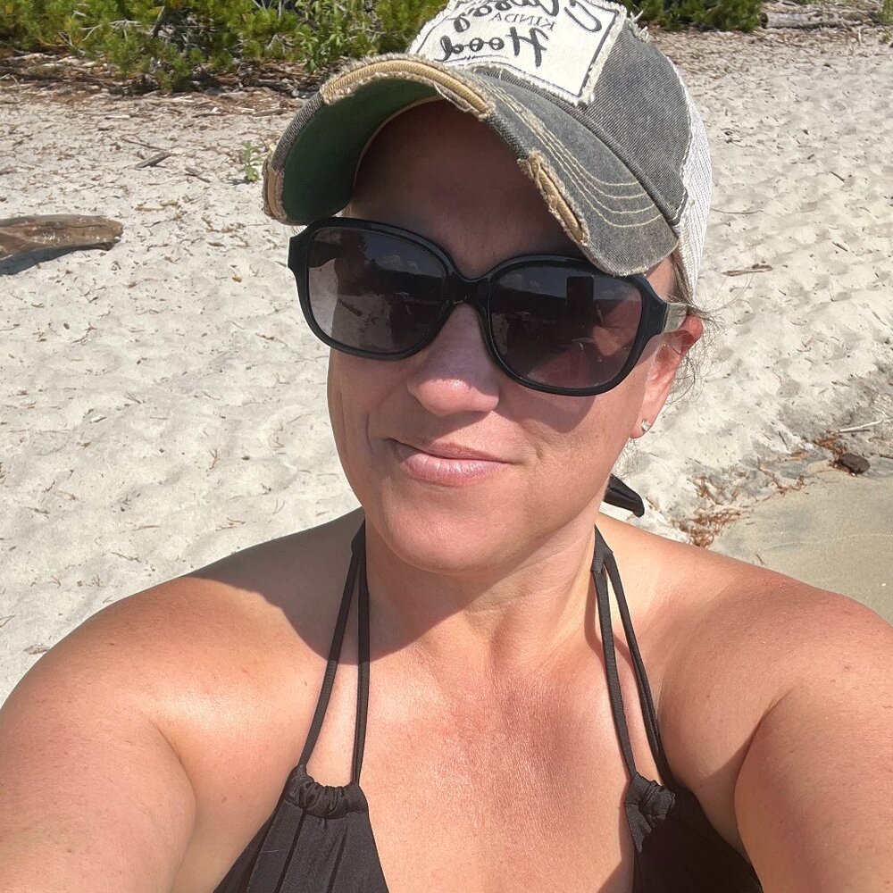 Meet your Posher, Lauren!